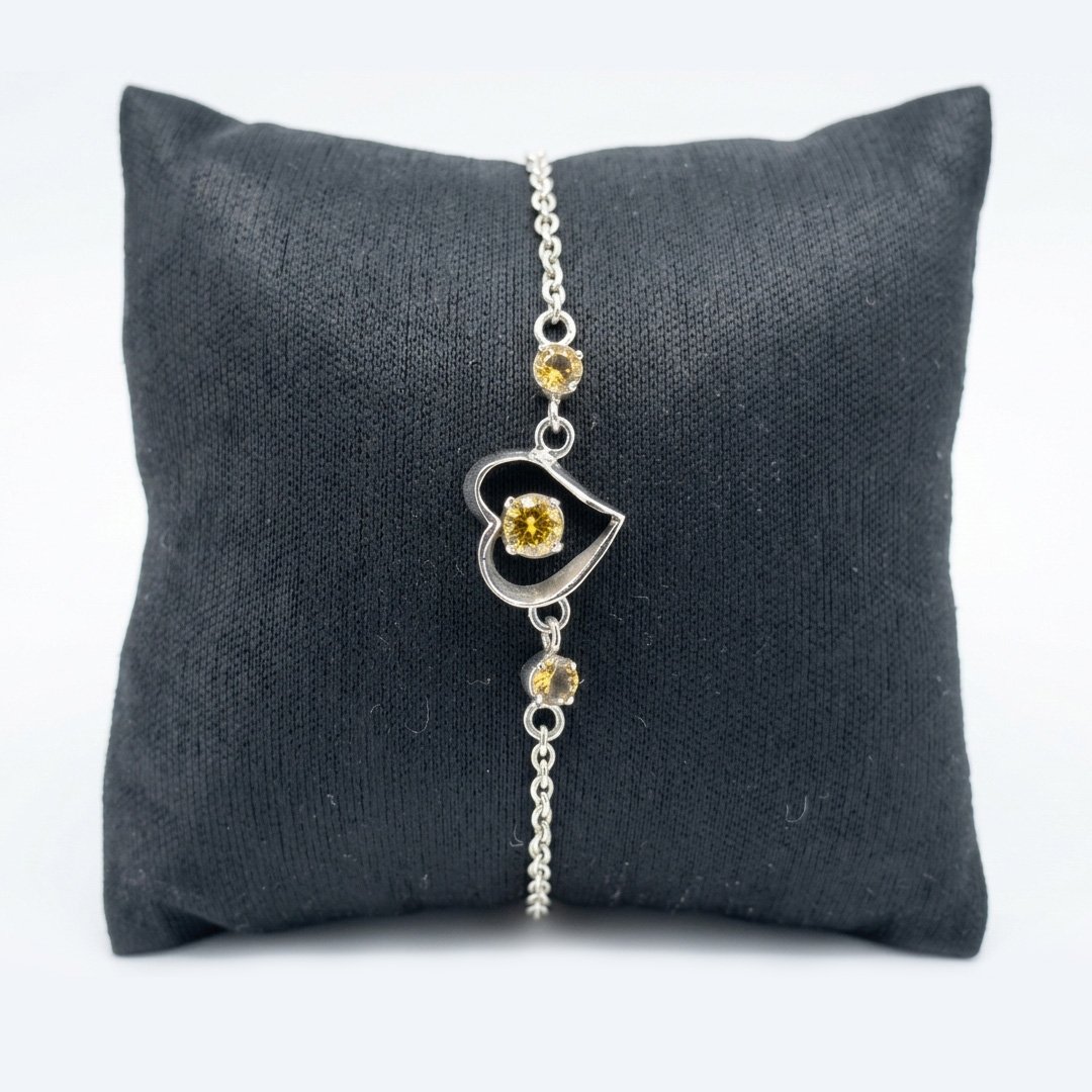 Golden Heart Openwork Bracelet - Image 2