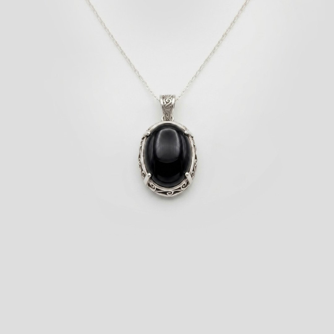 Crimson Scroll Oval Pendant Necklace - Image 3